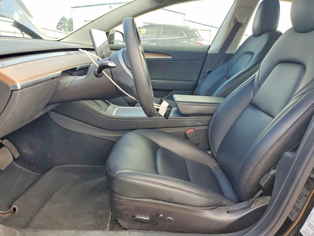 2022 Tesla Model 3 - Фото 7