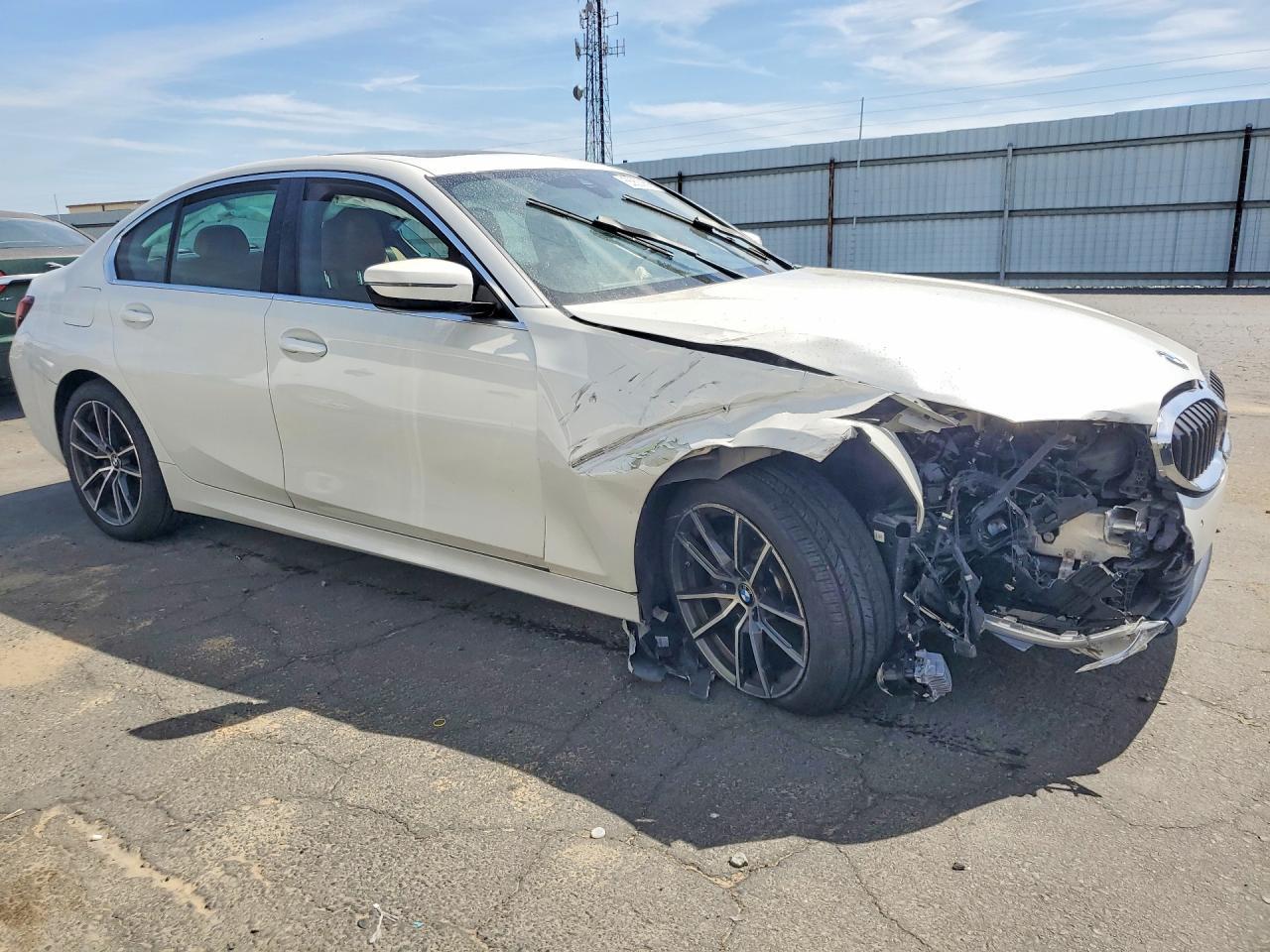 2022 BMW 330I - Image 4