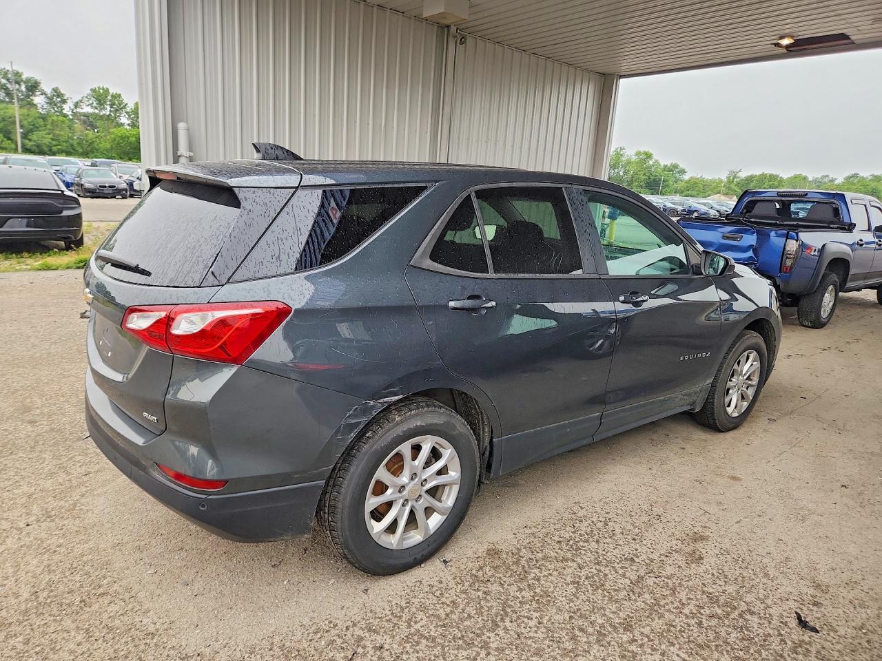 2020 Chevrolet Equinox - Image 3