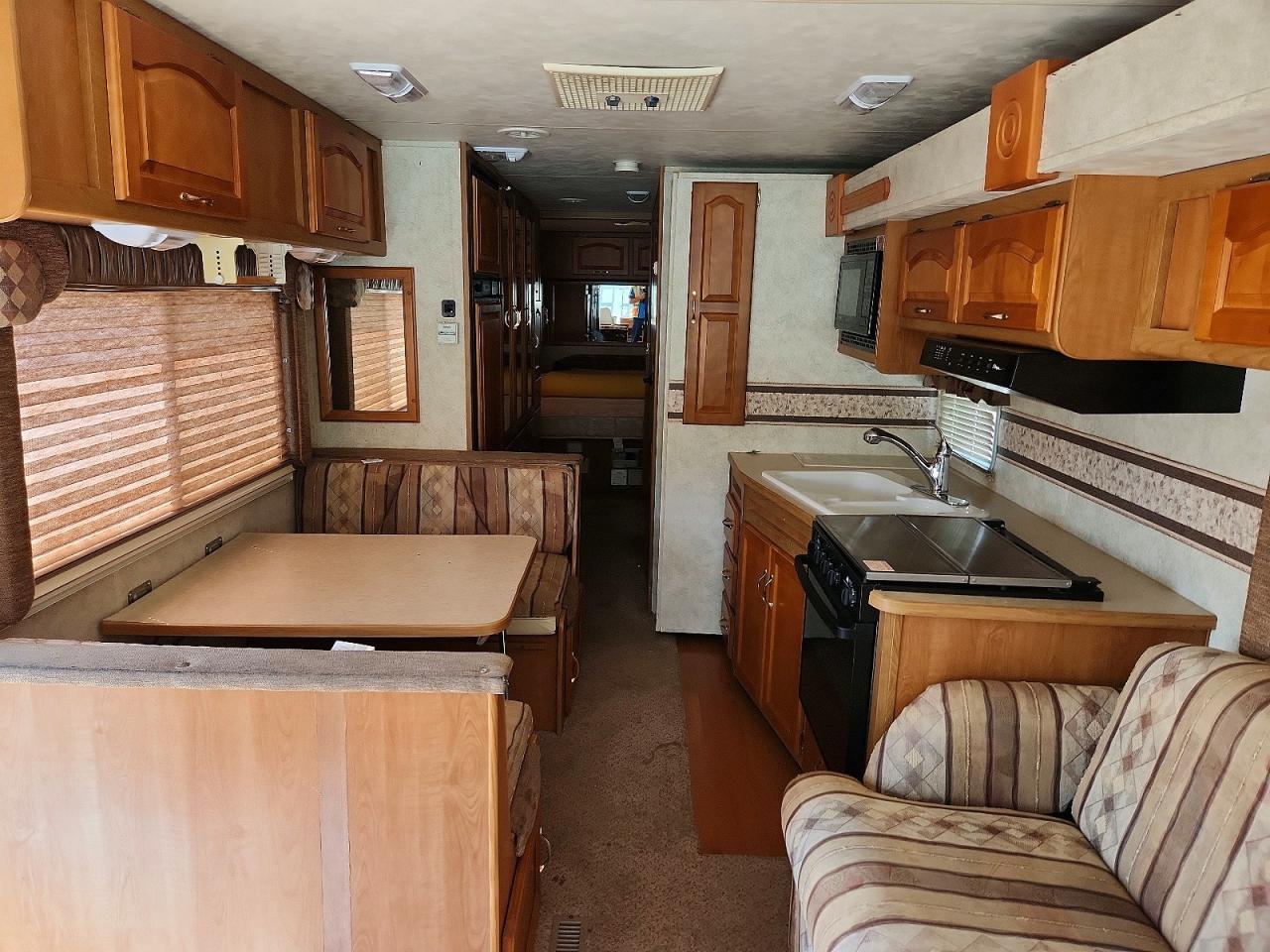 1999 Ford Challenger Rv - Фото 6