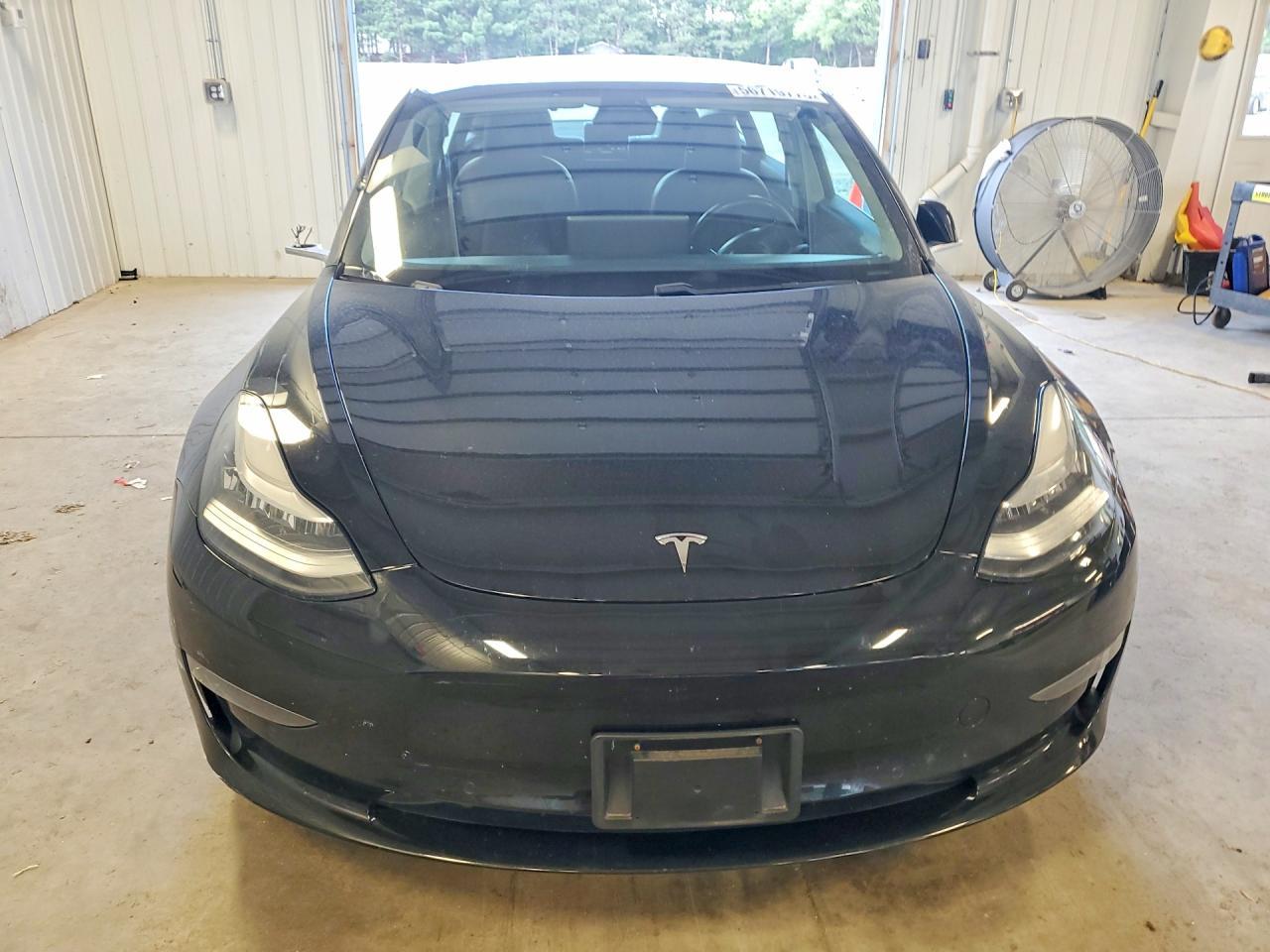 2018 Tesla Model 3 - Фото 5