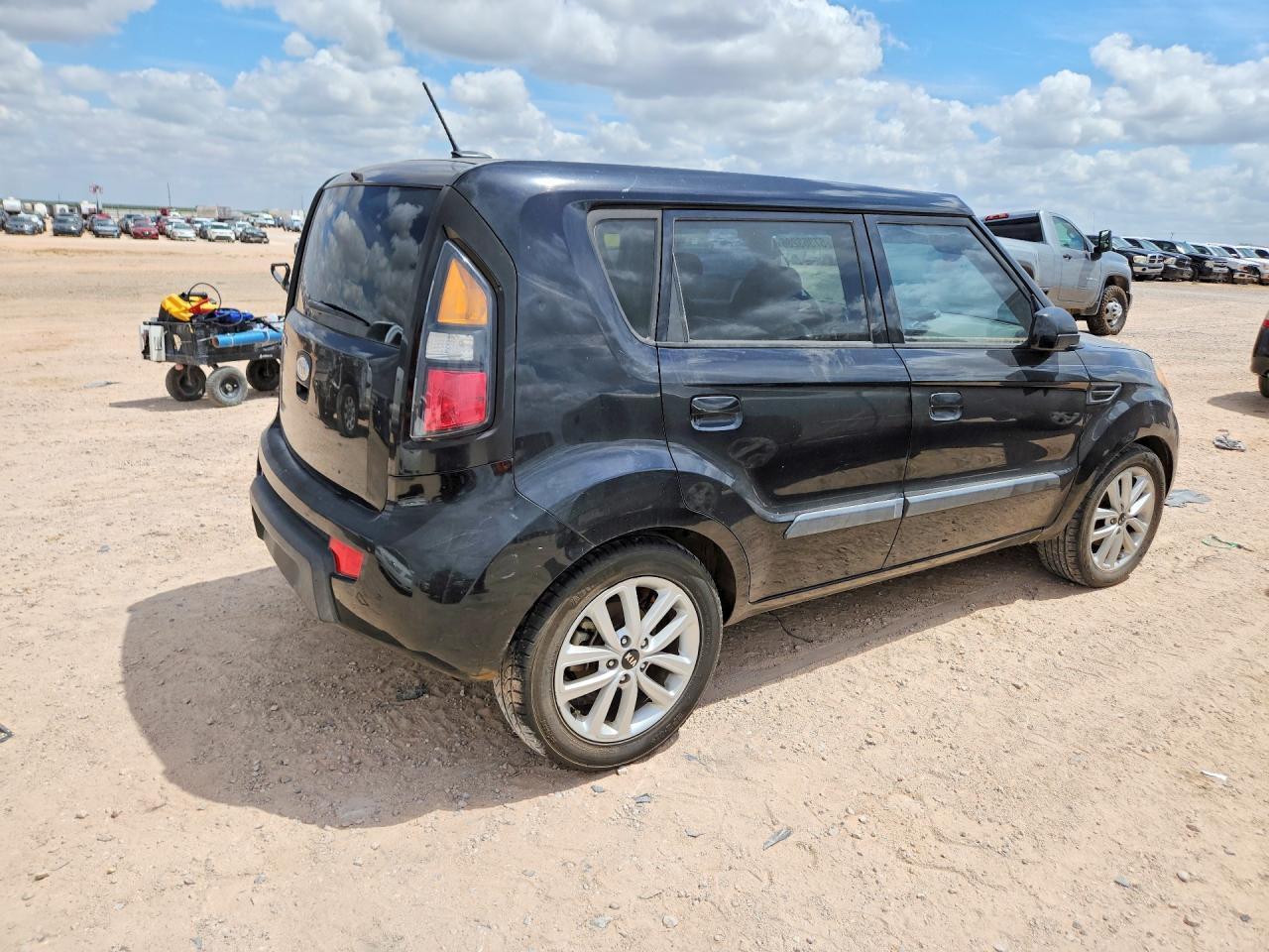 2010 Kia Soul + - Image 3