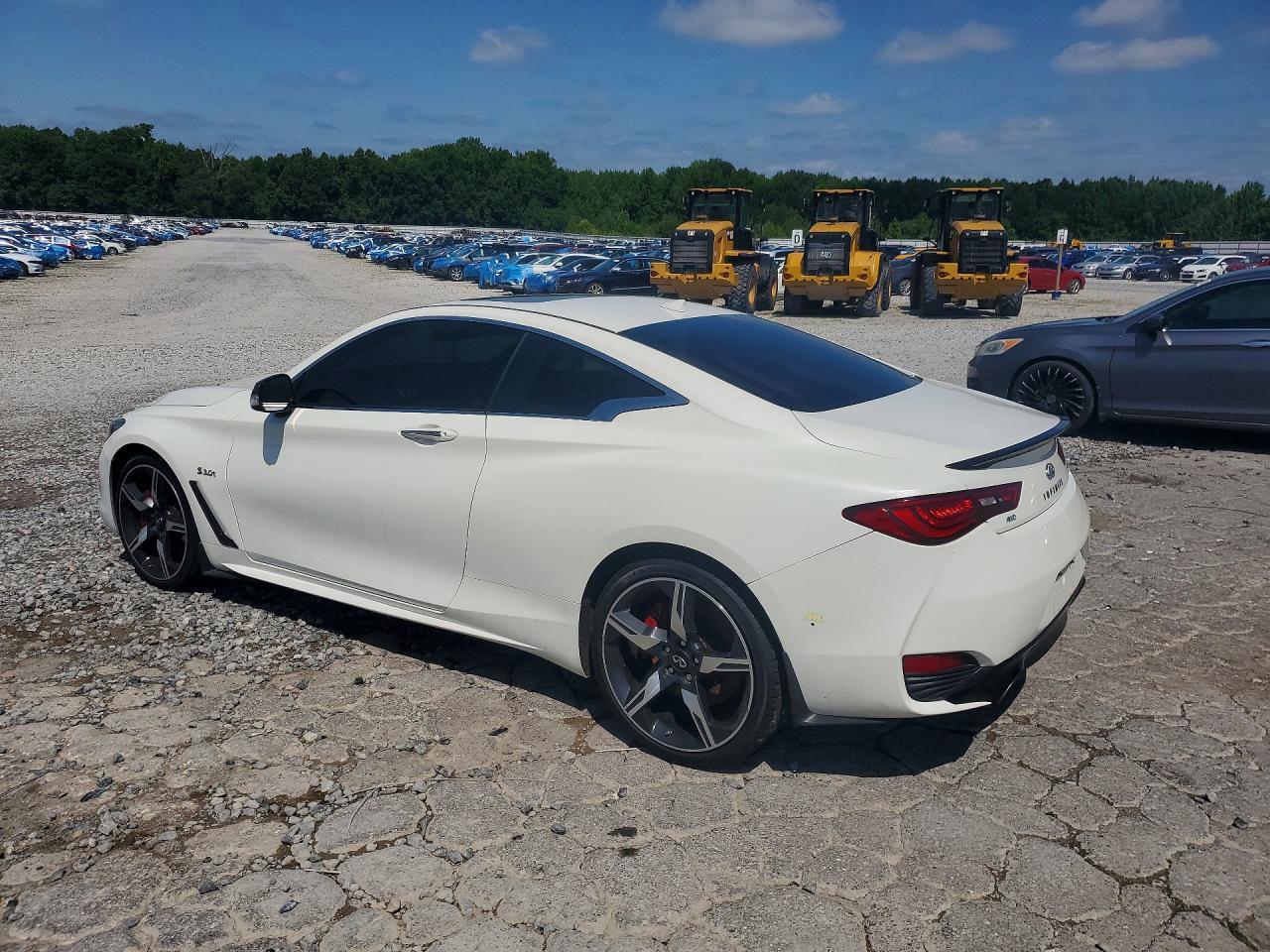 2017 Infiniti Q60 Red Sport 400 - Фото 2