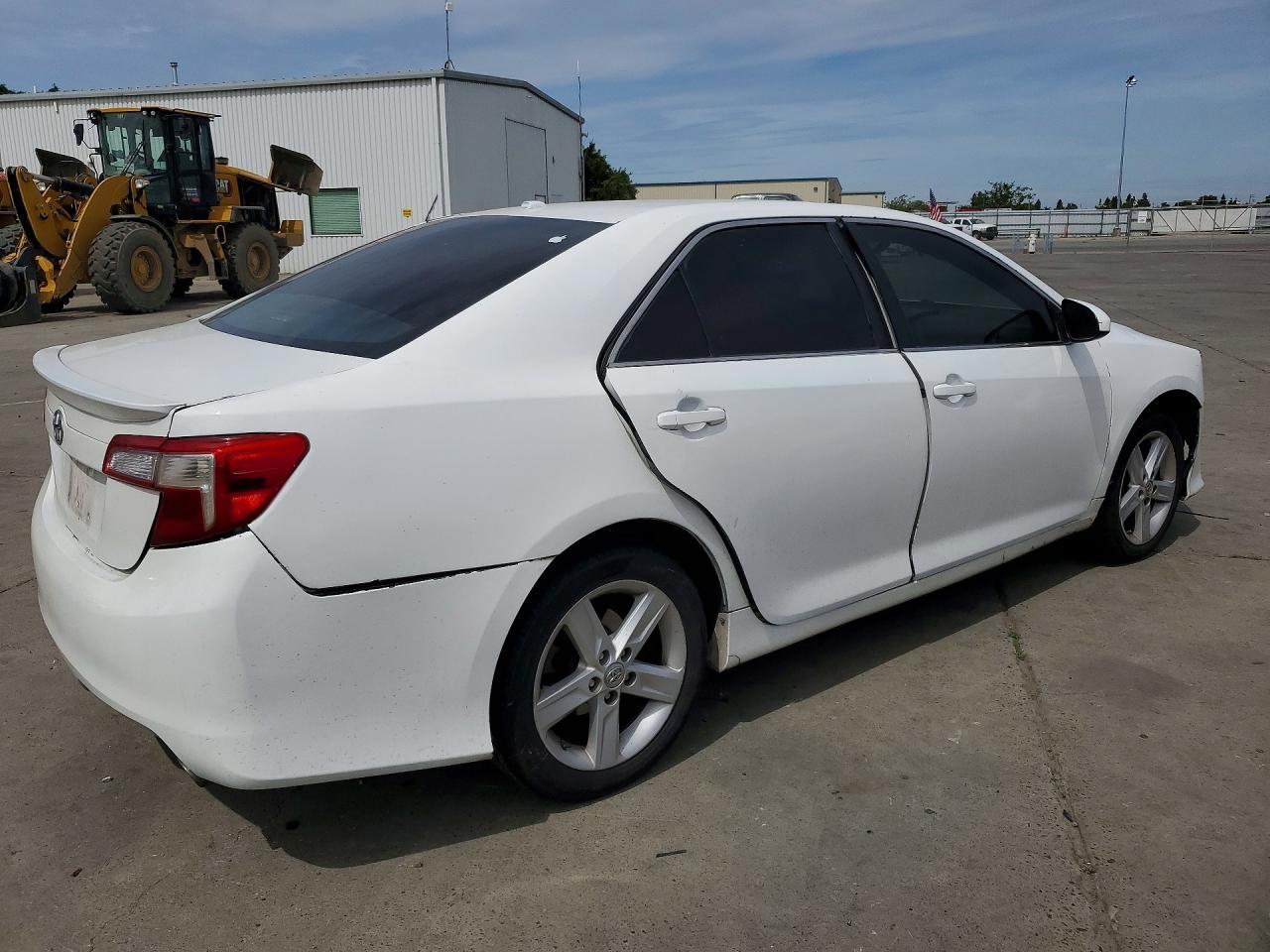 2014 Toyota Camry Se - Фото 3