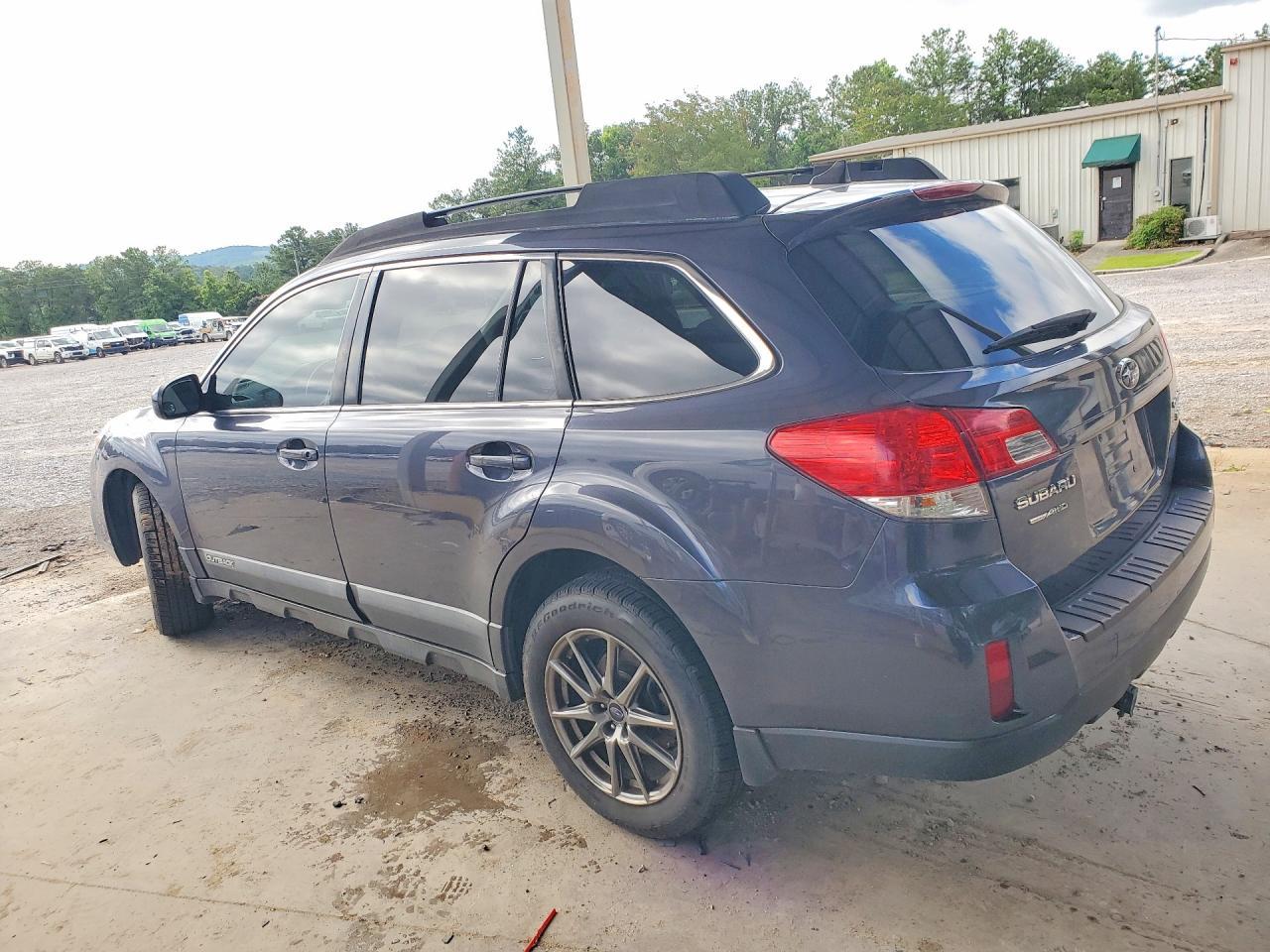 2013 Subaru Outback 3.6R Limited - Фото 2