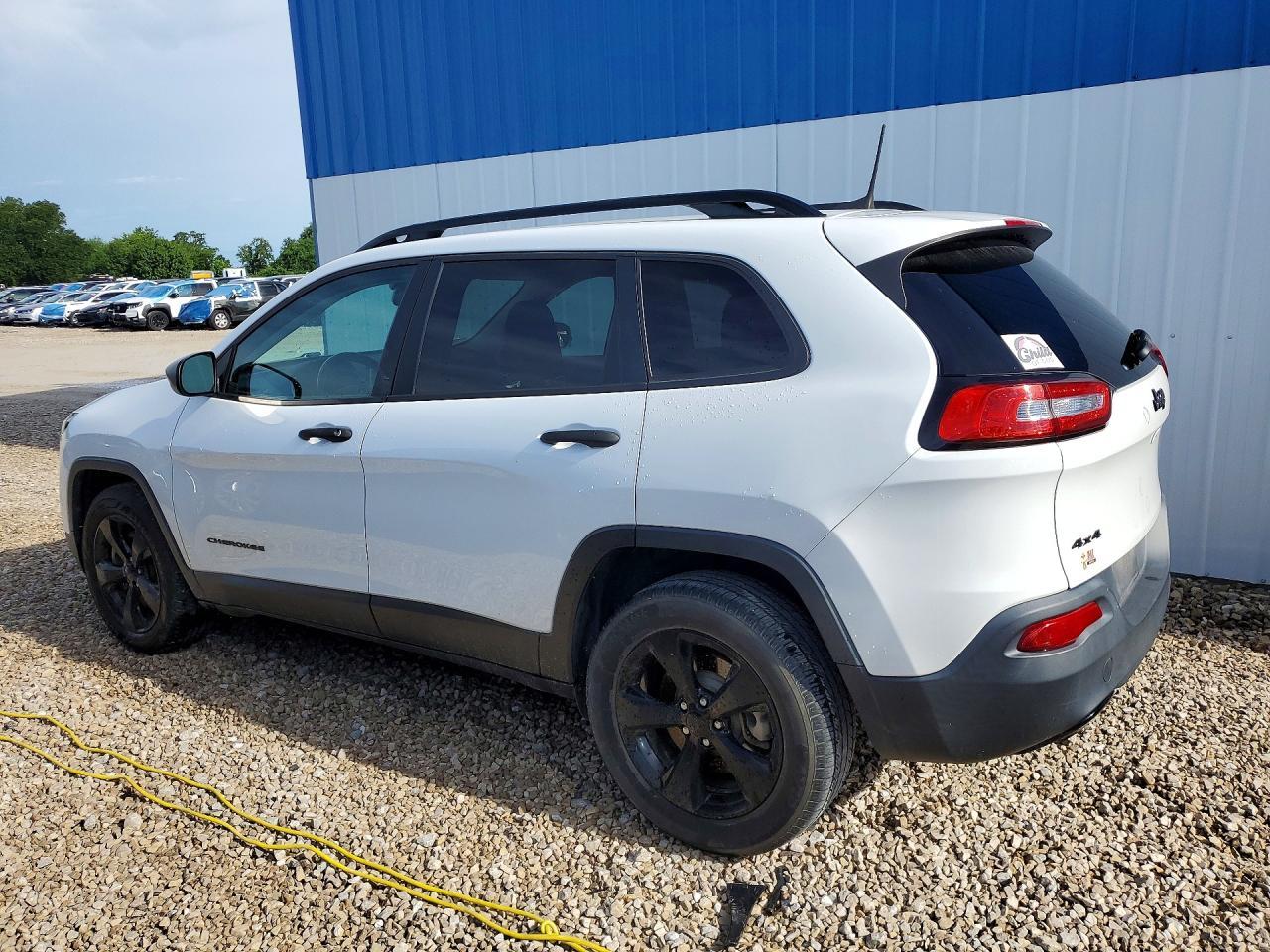 2016 Jeep Cherokee Sport - Image 2
