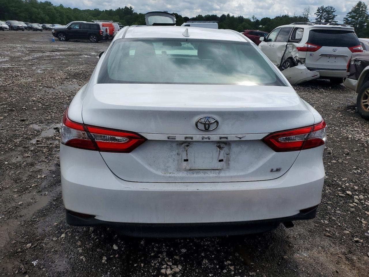 2020 Toyota Camry Le - Image 6