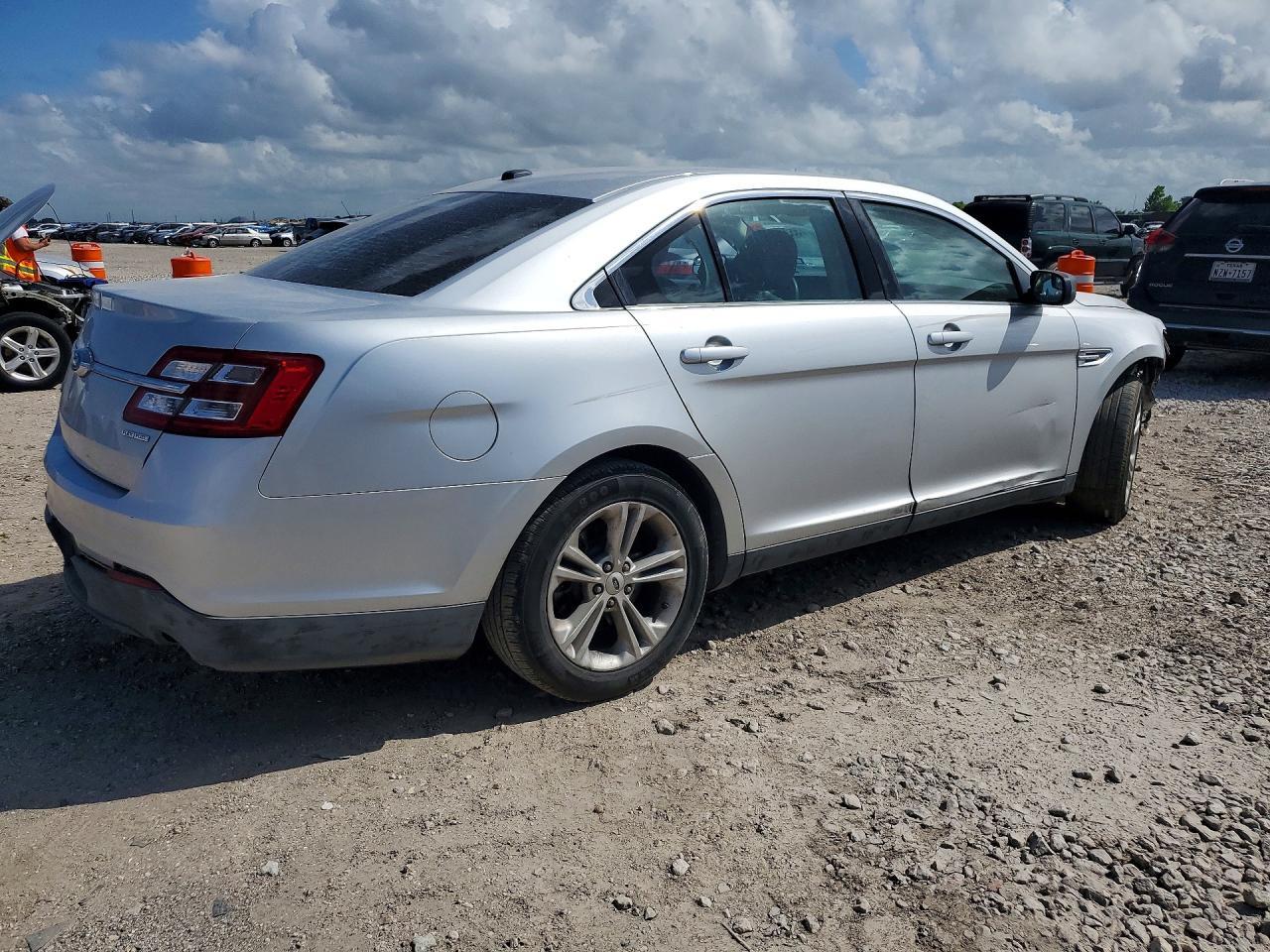 2015 Ford Taurus - Фото 3