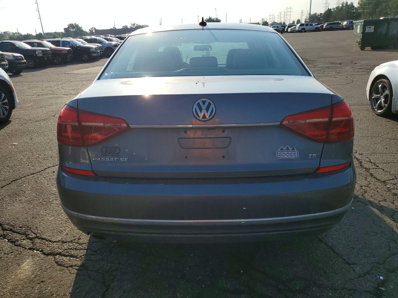 2016 Volkswagen Passat Se - Фото 6