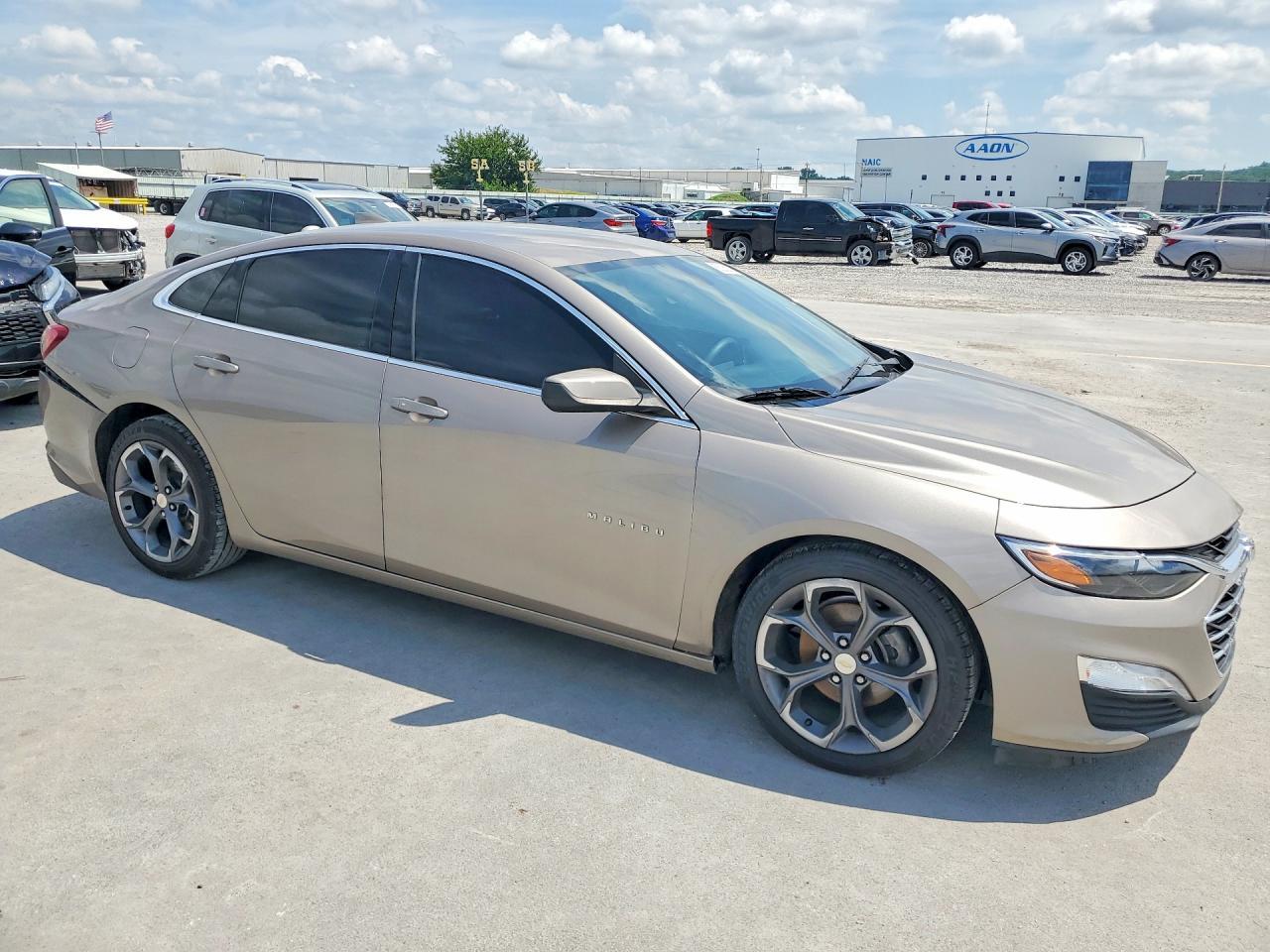 2022 Chevrolet Malibu Lt - Image 4