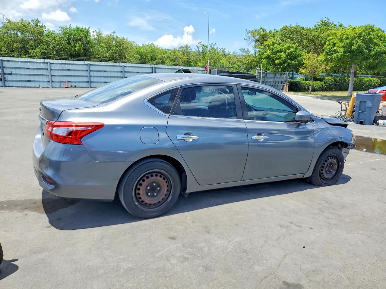 2019 Nissan Sentra S - Фото 3