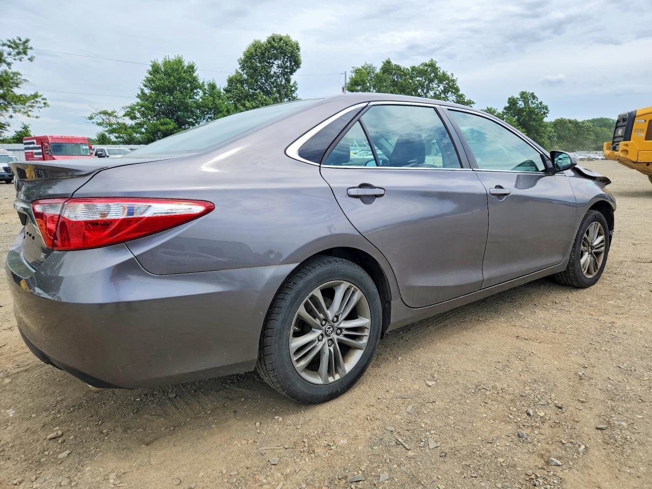 2017 Toyota Camry Se - Image 3