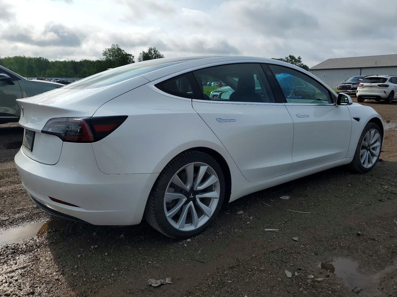2020 Tesla Model 3 - Фото 3