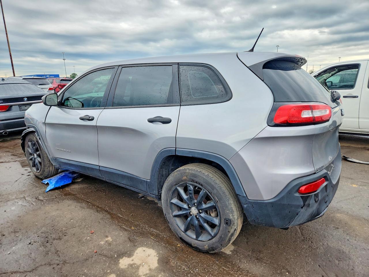 2017 Jeep Cherokee Sport - Image 2