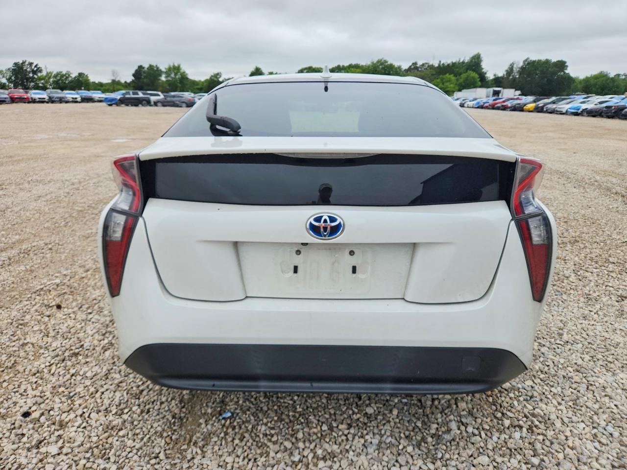 2017 Toyota Prius Three Touring - Фото 6
