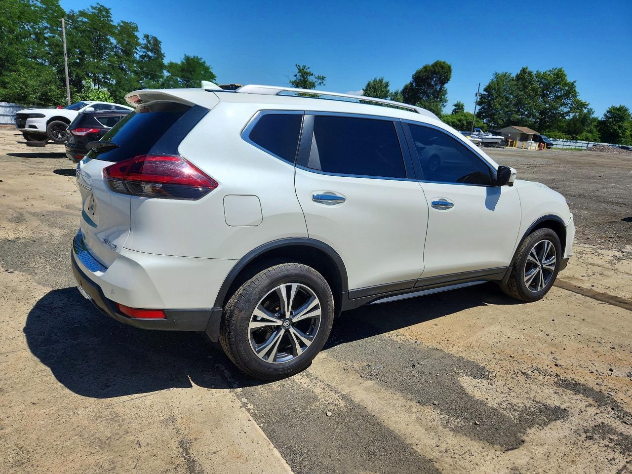 2019 Nissan Rogue Sv - Image 3