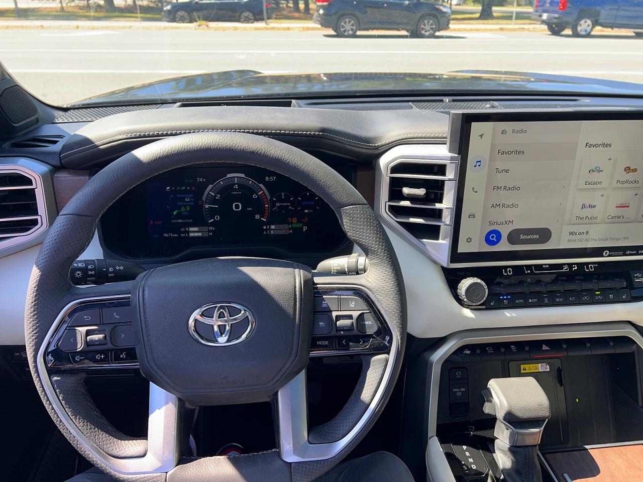 2023 Toyota Sequoia Capstone - Фото 7