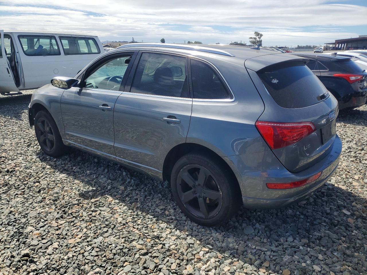 2012 Audi Q5 Premium Plus - Фото 2