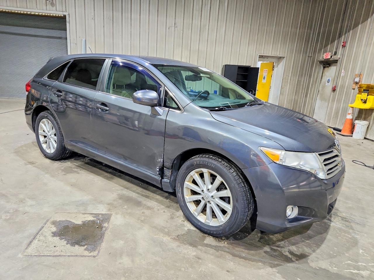 2012 Toyota Venza Le - Image 4
