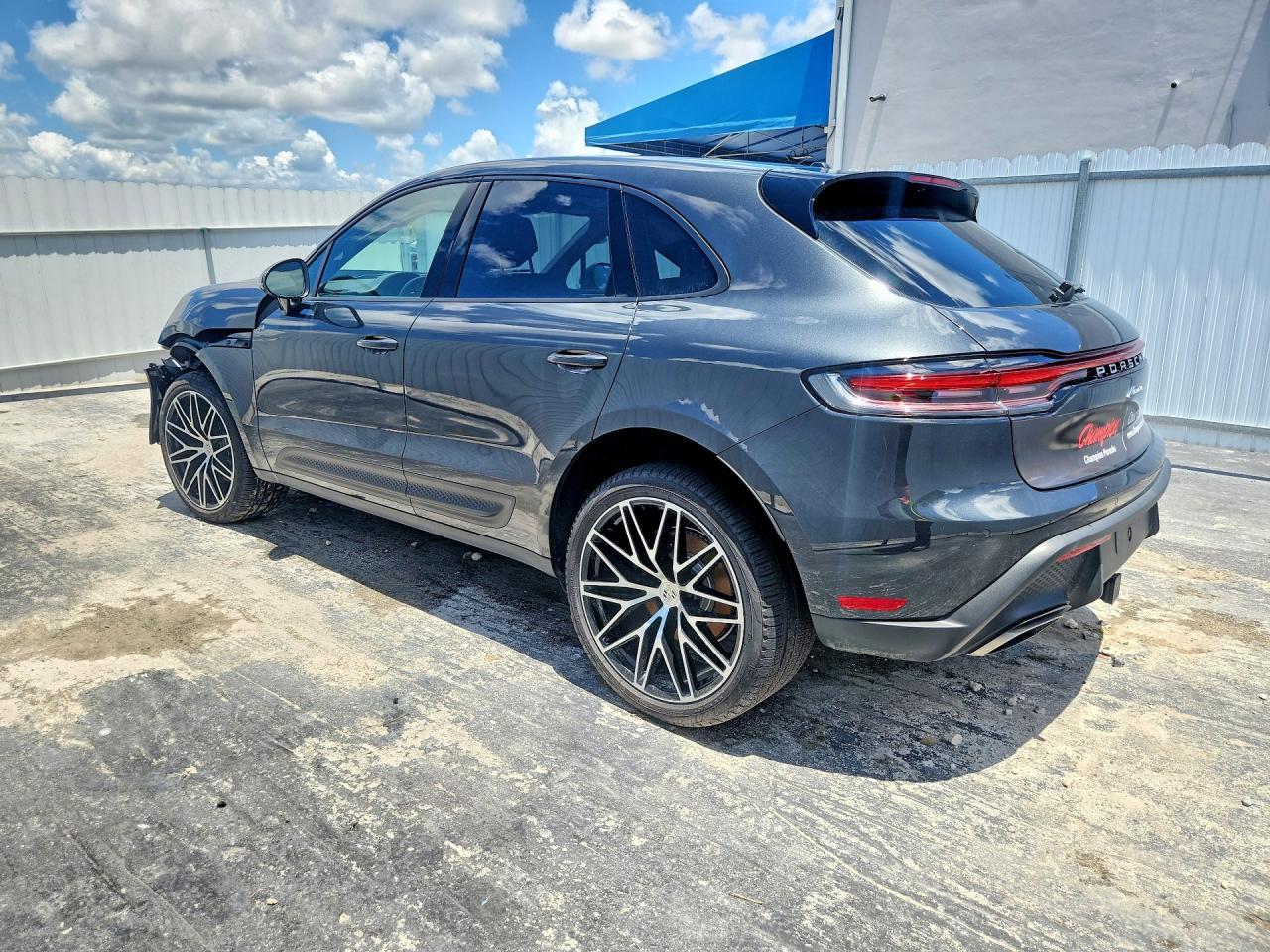 2026 Porsche Macan Base - Фото 2