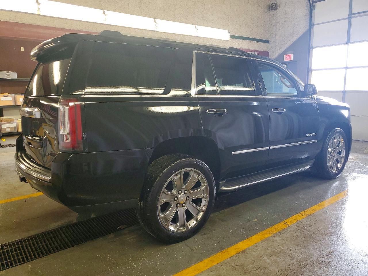 2015 GMC Yukon Denali - Фото 3
