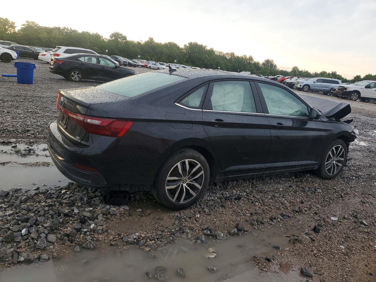 2025 Volkswagen Jetta Se - Фото 3