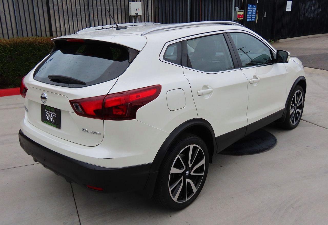 2017 Nissan Rogue Sport Sl - Image 3