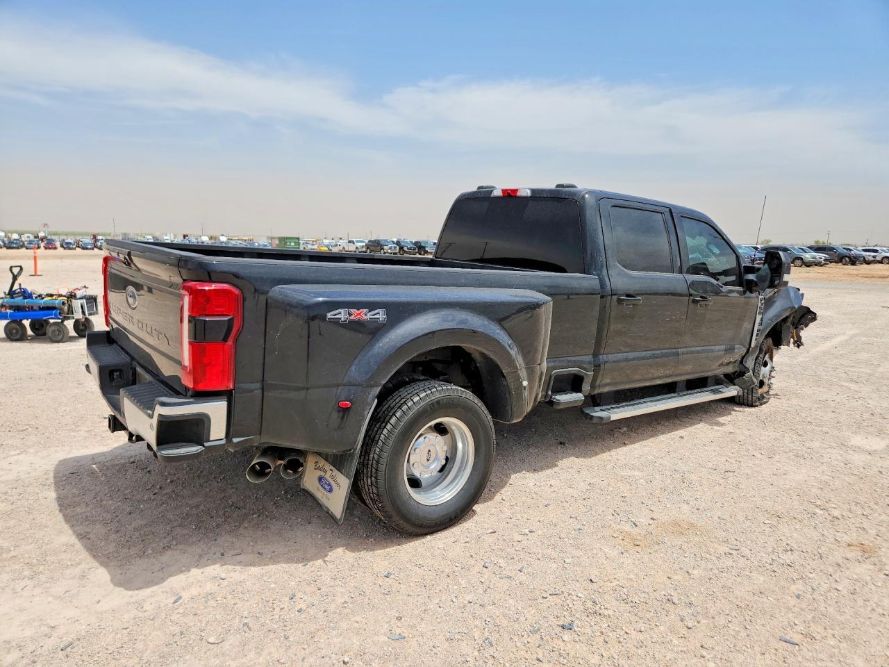 2026 Ford F350 Super Duty - Фото 3