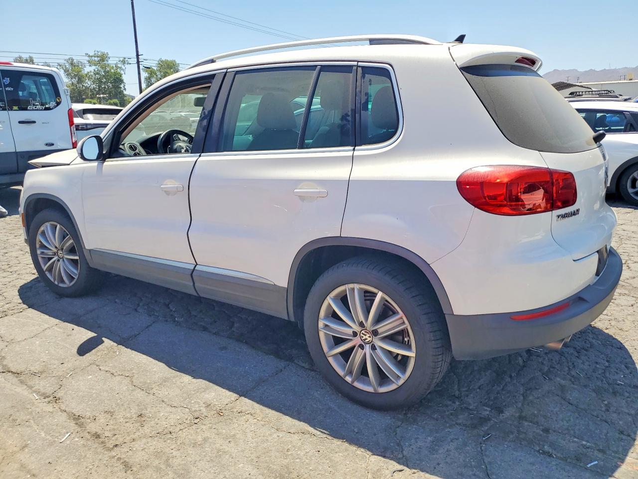 2012 Volkswagen Tiguan Se - Фото 2