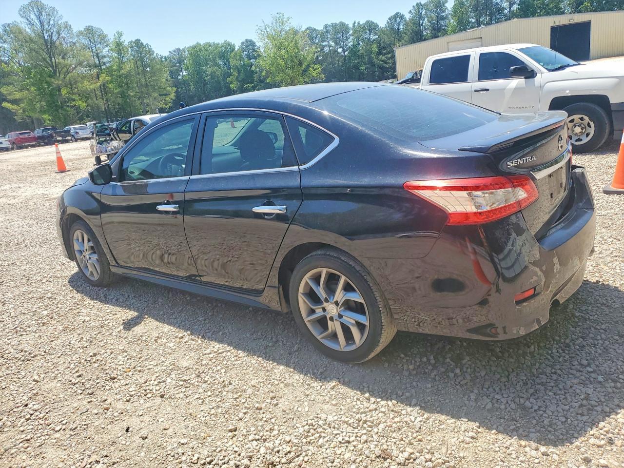 2013 Nissan Sentra S - Фото 2
