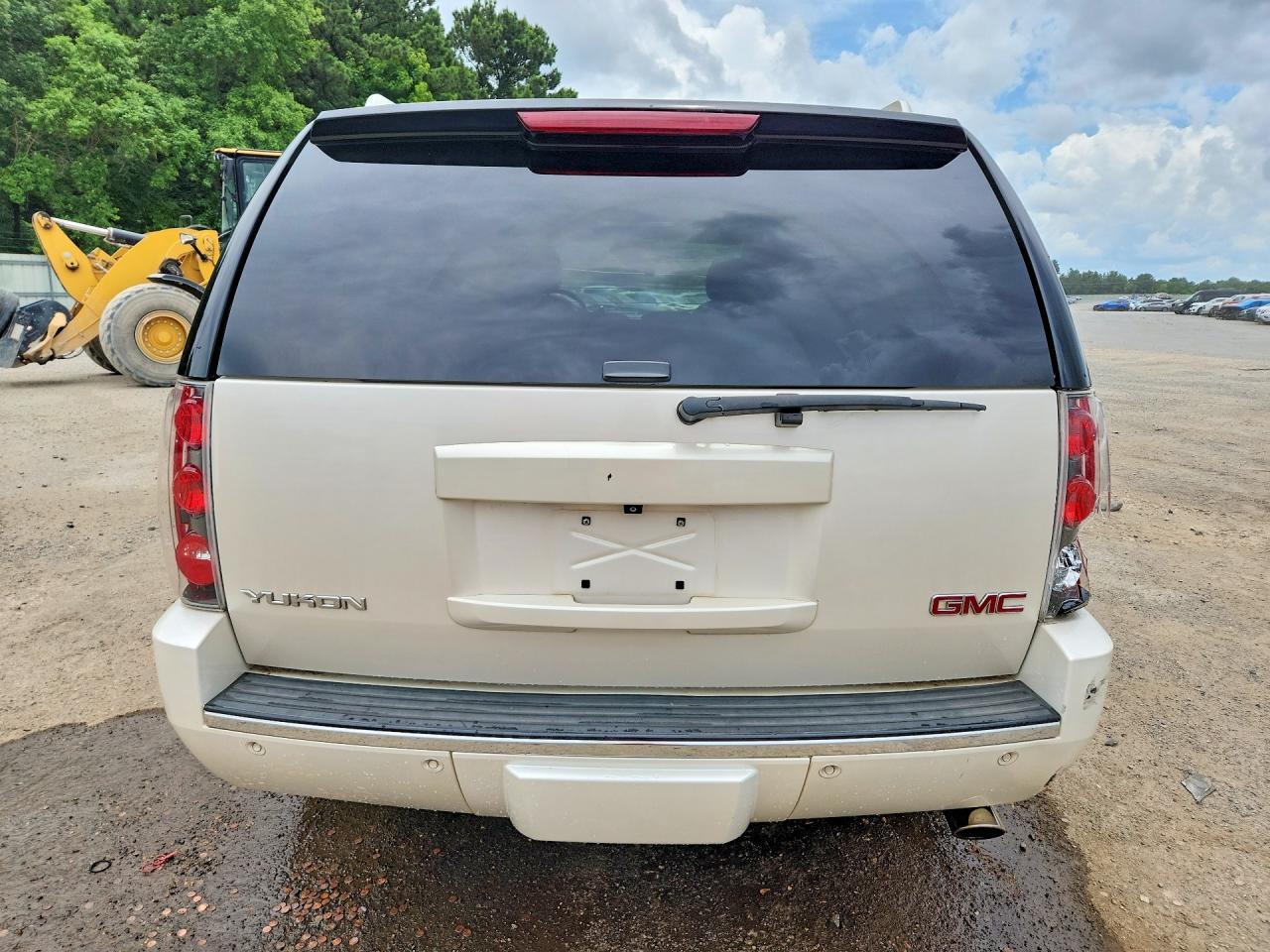 2013 GMC Yukon Denali - Image 6