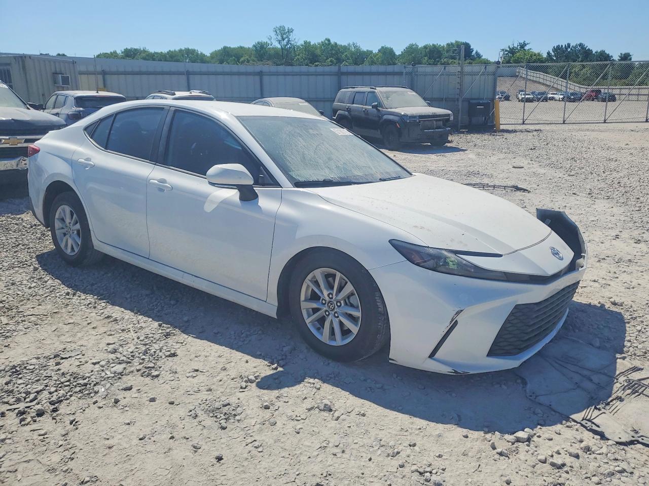 2025 Toyota Camry Le - Фото 4