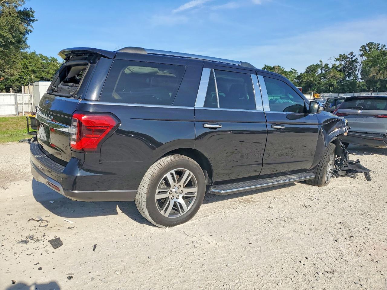2022 Ford Expedition Limited - Image 3