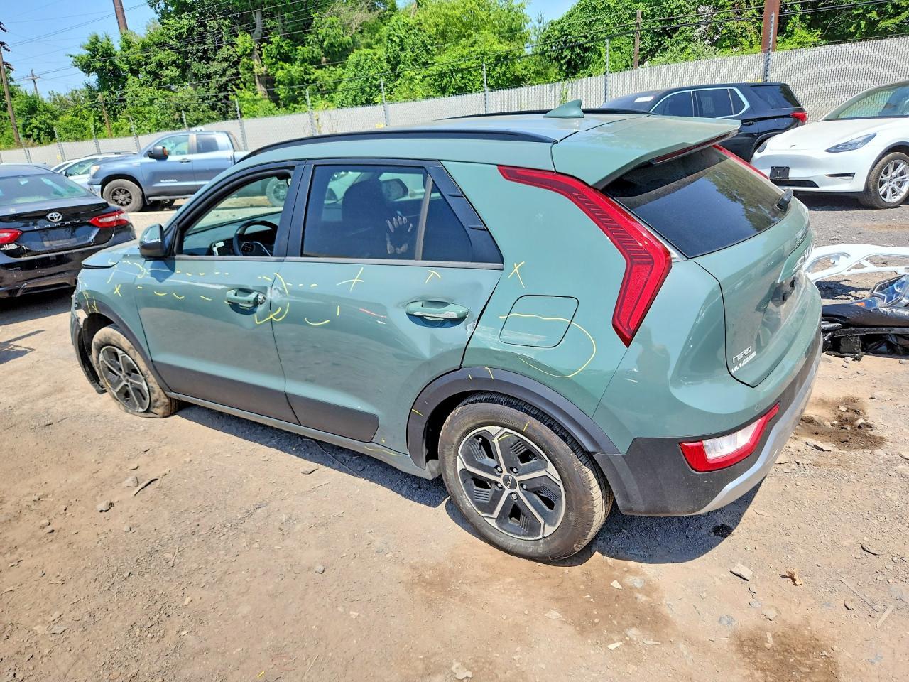 2025 Kia Niro Ex - Image 2