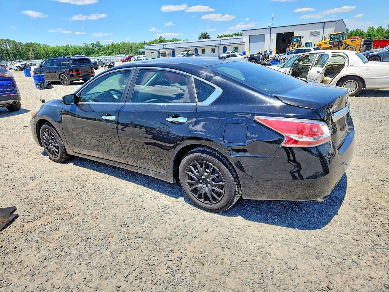 2015 Nissan Altima 2.5 S - Фото 2