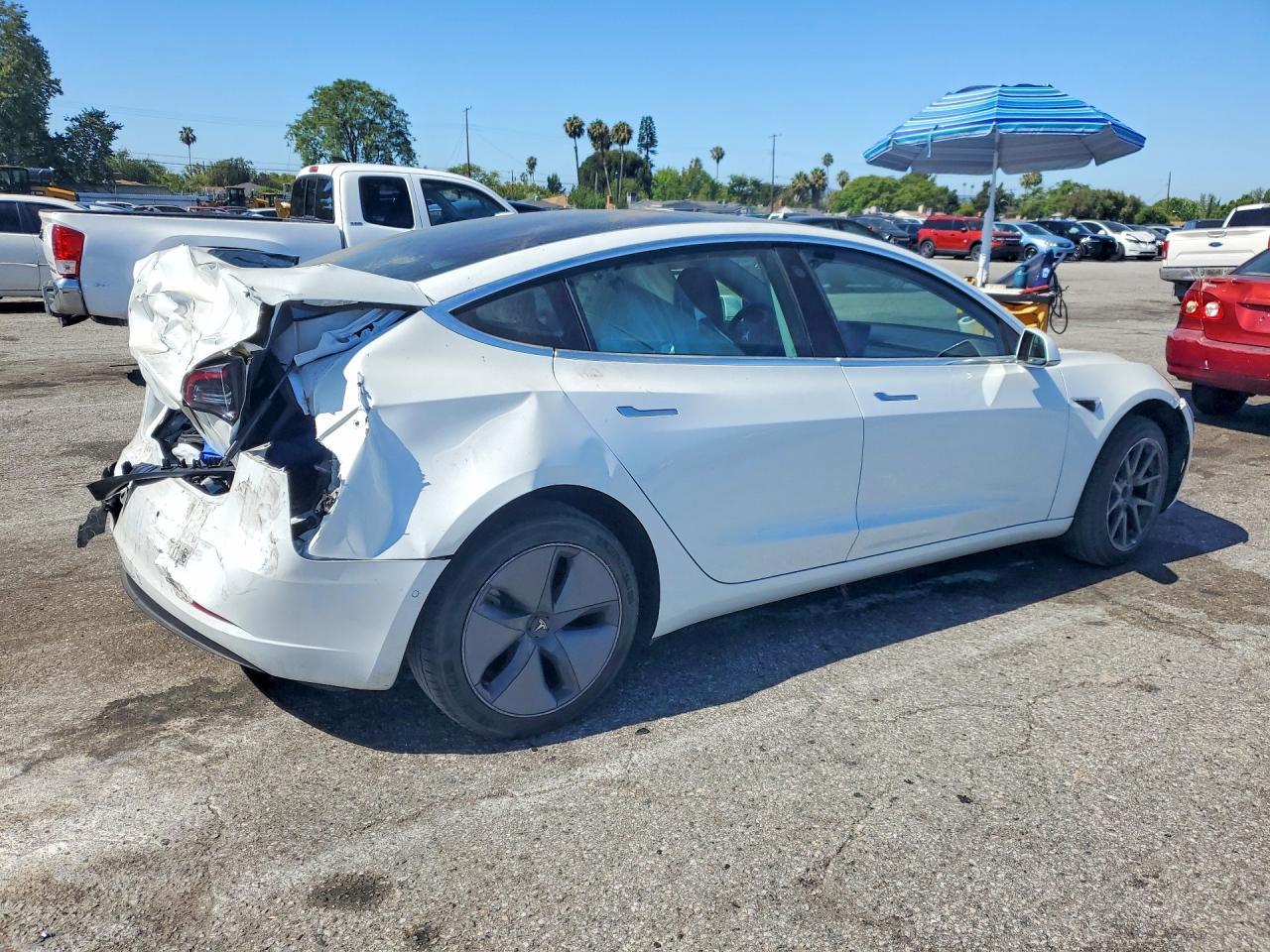 2020 Tesla Model 3 - Image 3