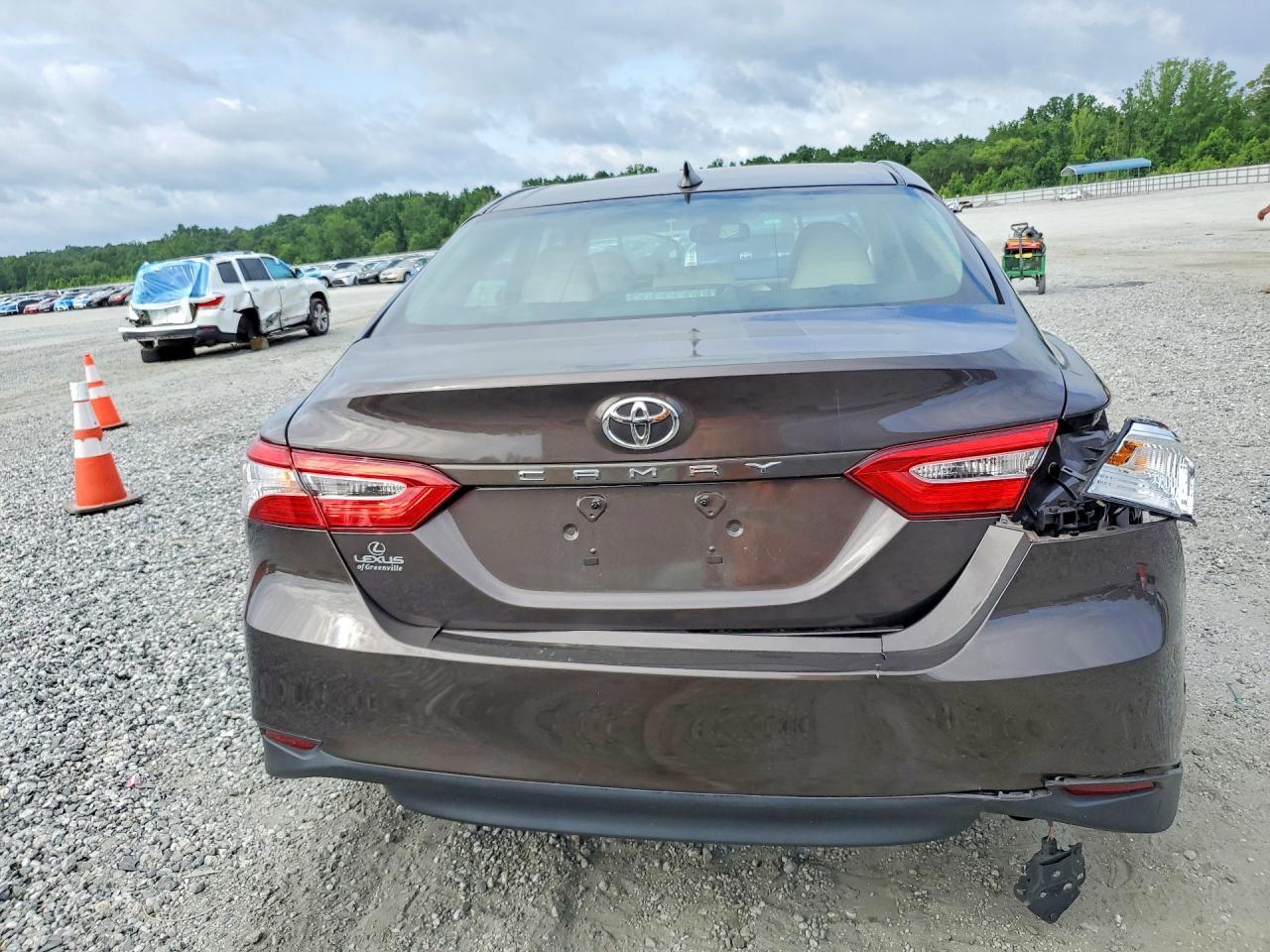 2019 Toyota Camry Le - Фото 6