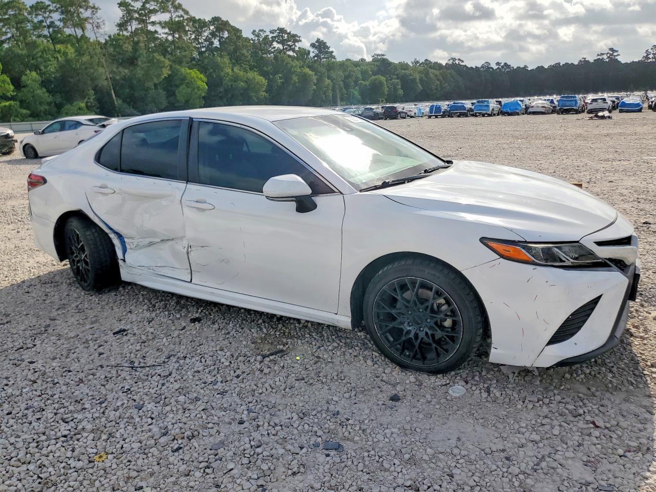 2018 Toyota Camry Se - Image 4