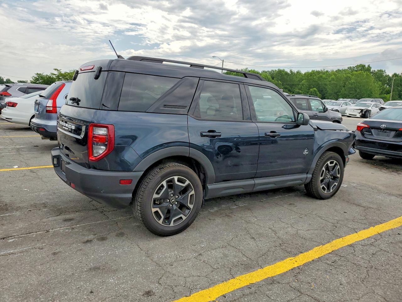 2021 Ford Bronco Sport Outer Banks - Image 3