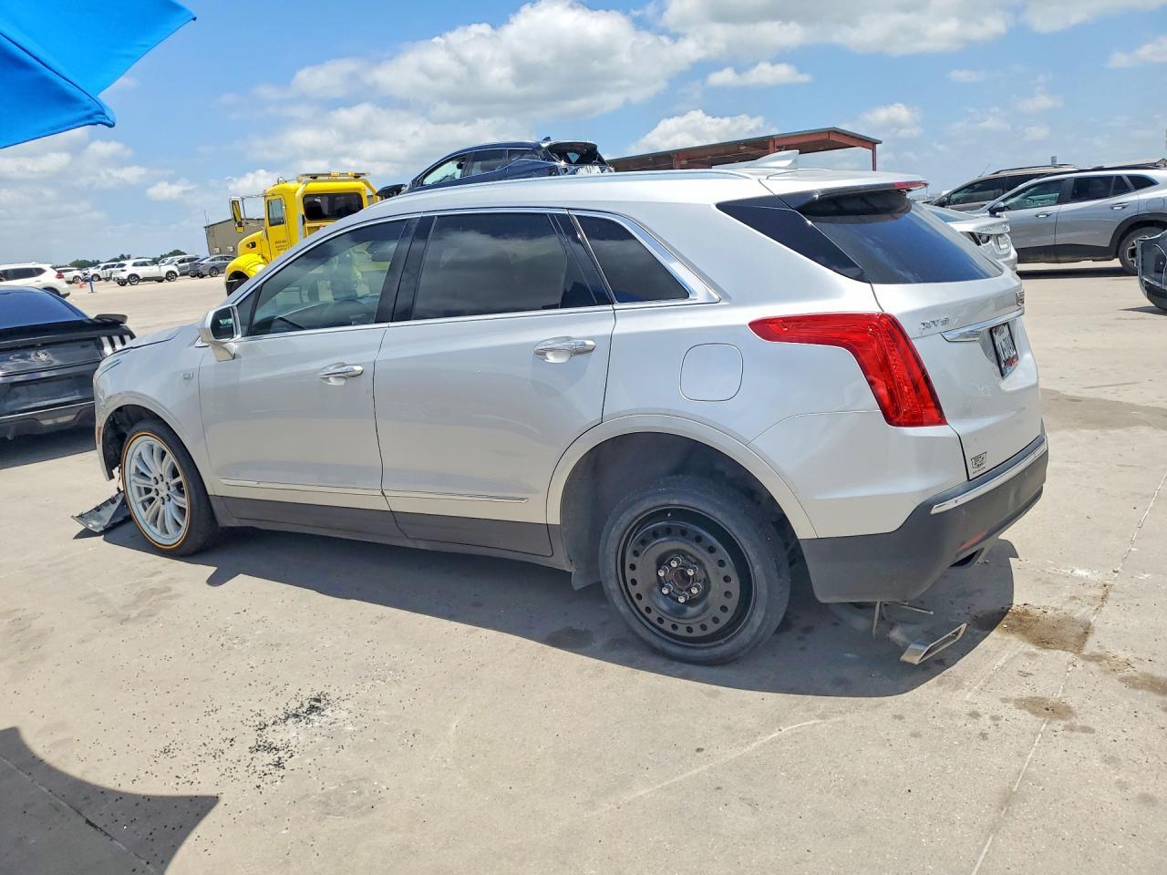 2019 Cadillac Xt5 - Image 2