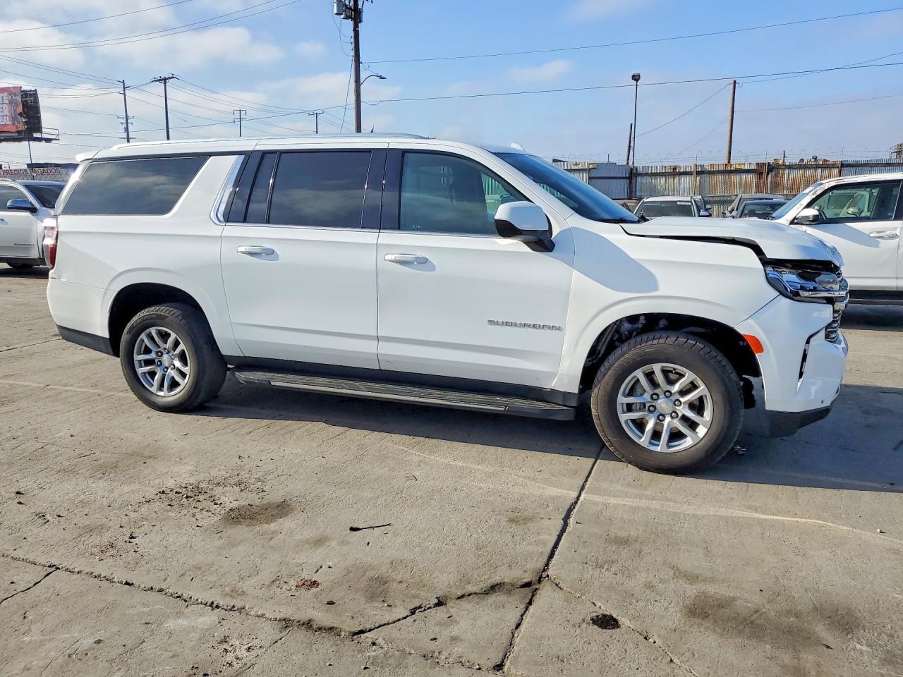 2023 Chevrolet Suburban C1500 Lt - Image 4