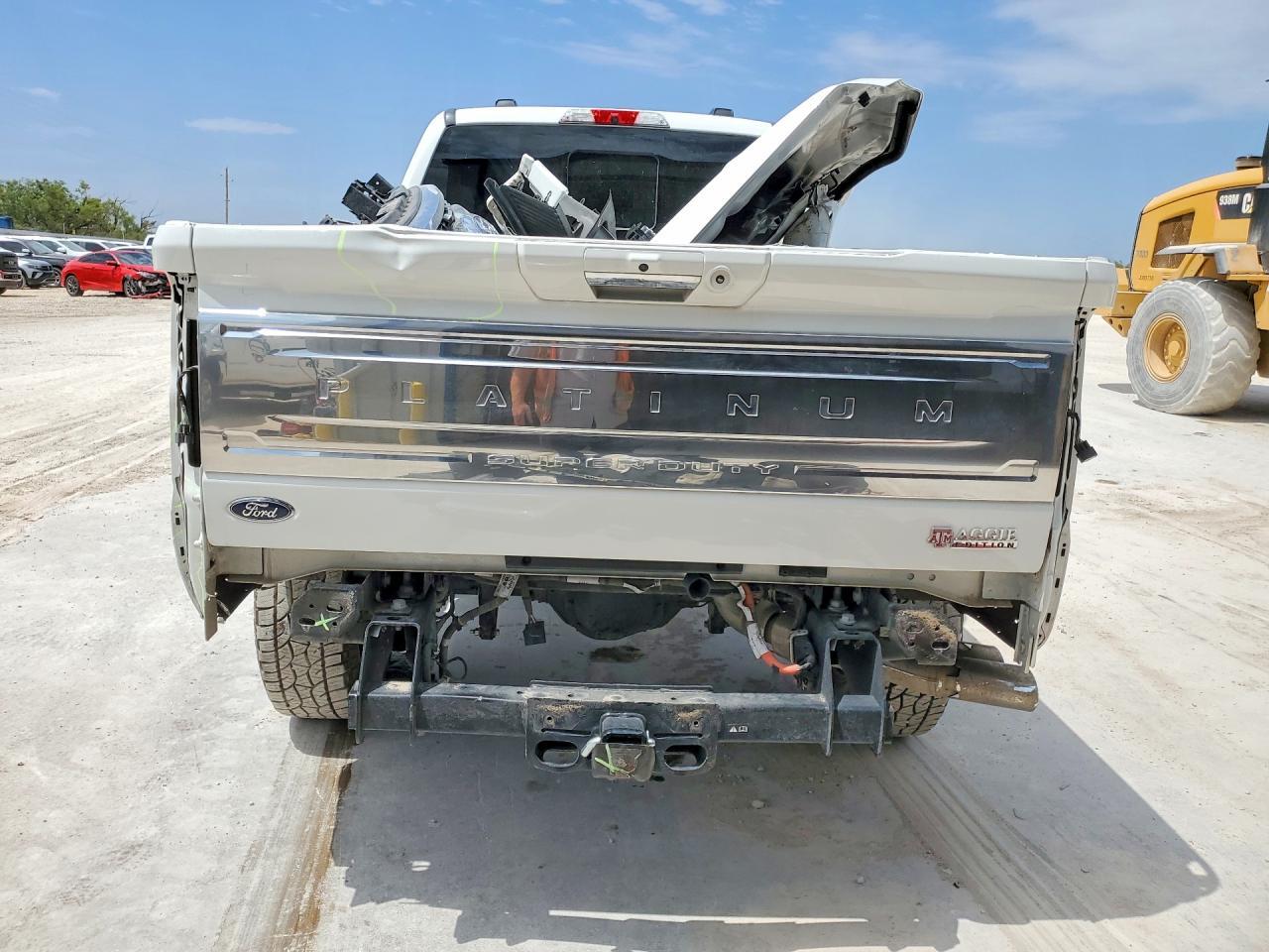 2024 Ford F250 Super Duty - Фото 6