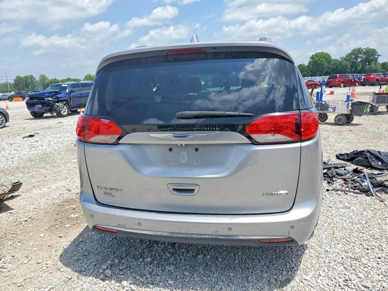 2018 Chrysler Pacifica Limited - Фото 6