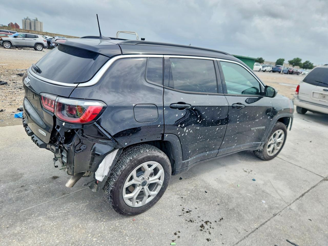 2026 Jeep Compass Latitude - Фото 3
