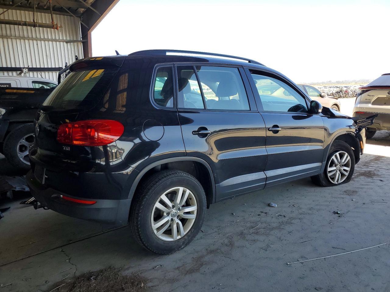 2016 Volkswagen Tiguan S - Image 3