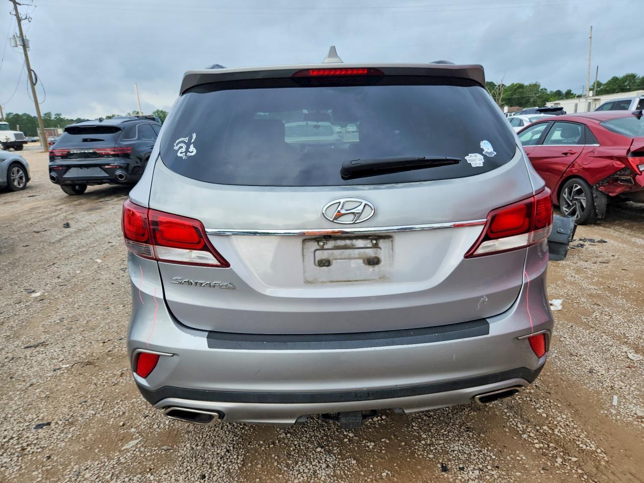 2017 Hyundai Santa Fe Se - Image 6