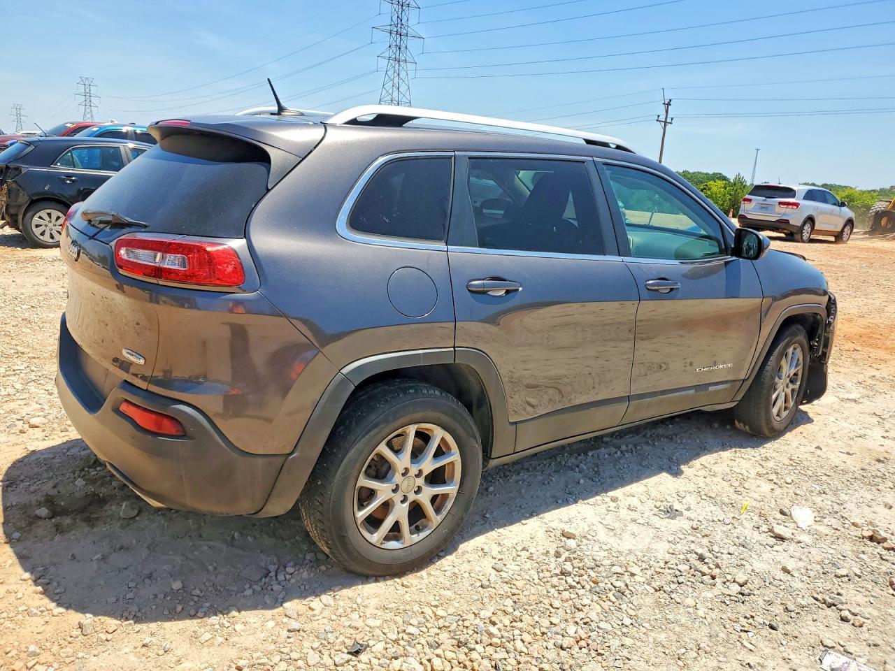 2015 Jeep Cherokee Latitude - Image 3