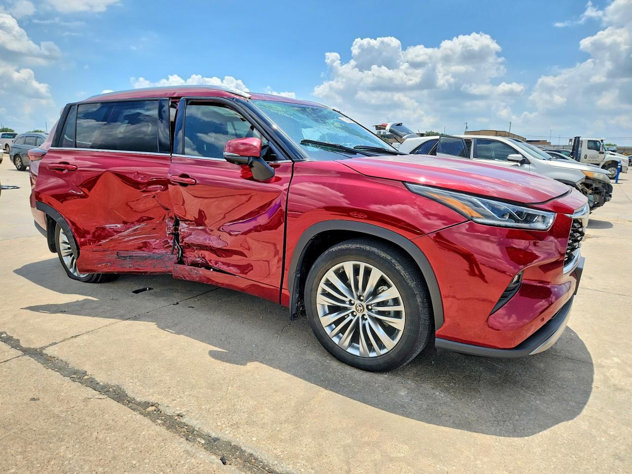 2024 Toyota Highlander Platinum - Image 4