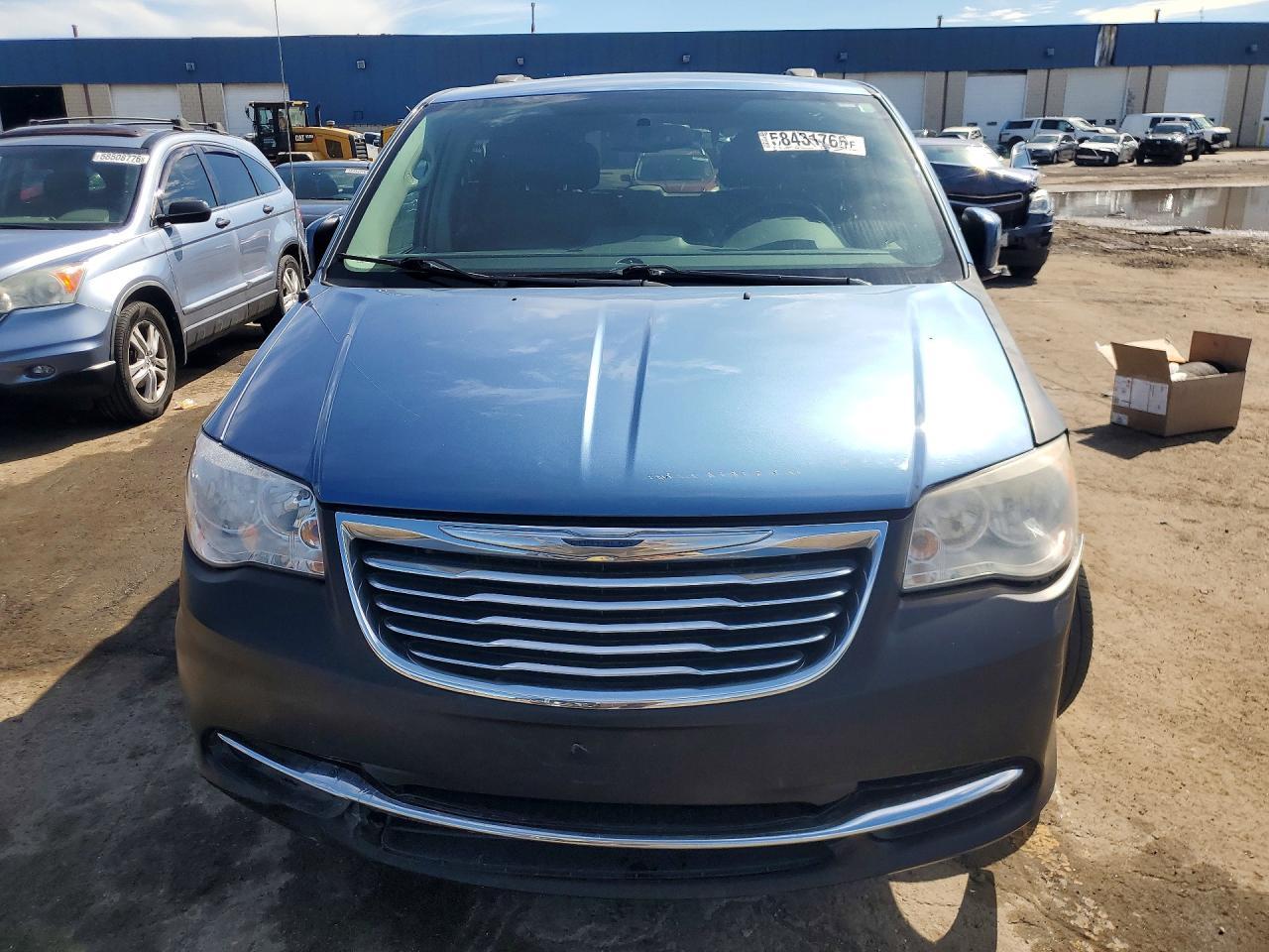 2012 Chrysler Town & Country Touring - Фото 5