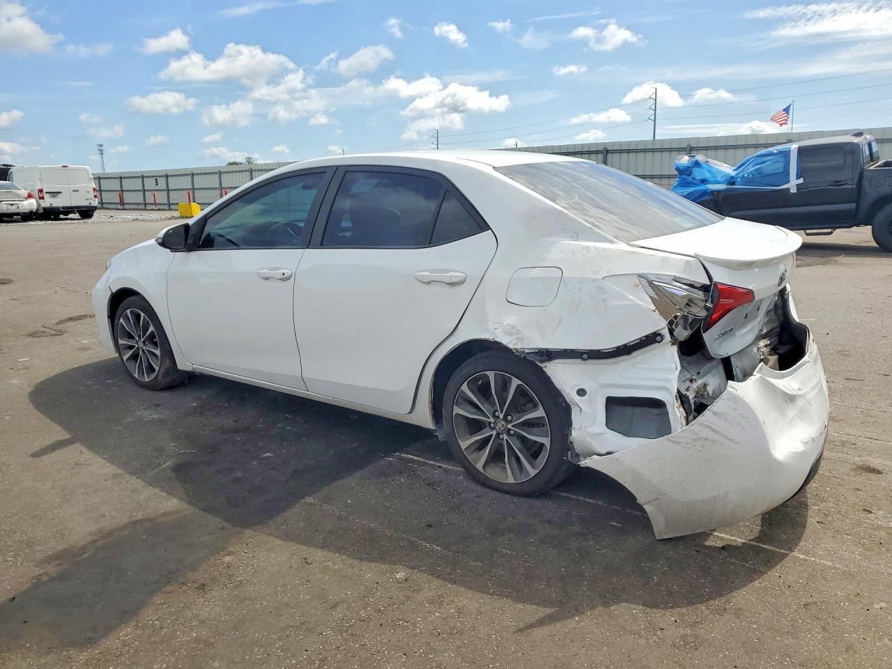 2018 Toyota Corolla Se - Фото 2